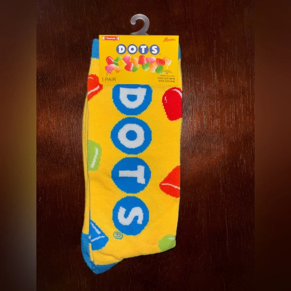 DOTS NOVELTY CREW SOCKS NWT MEN’S SHOE SIZE 6-12
